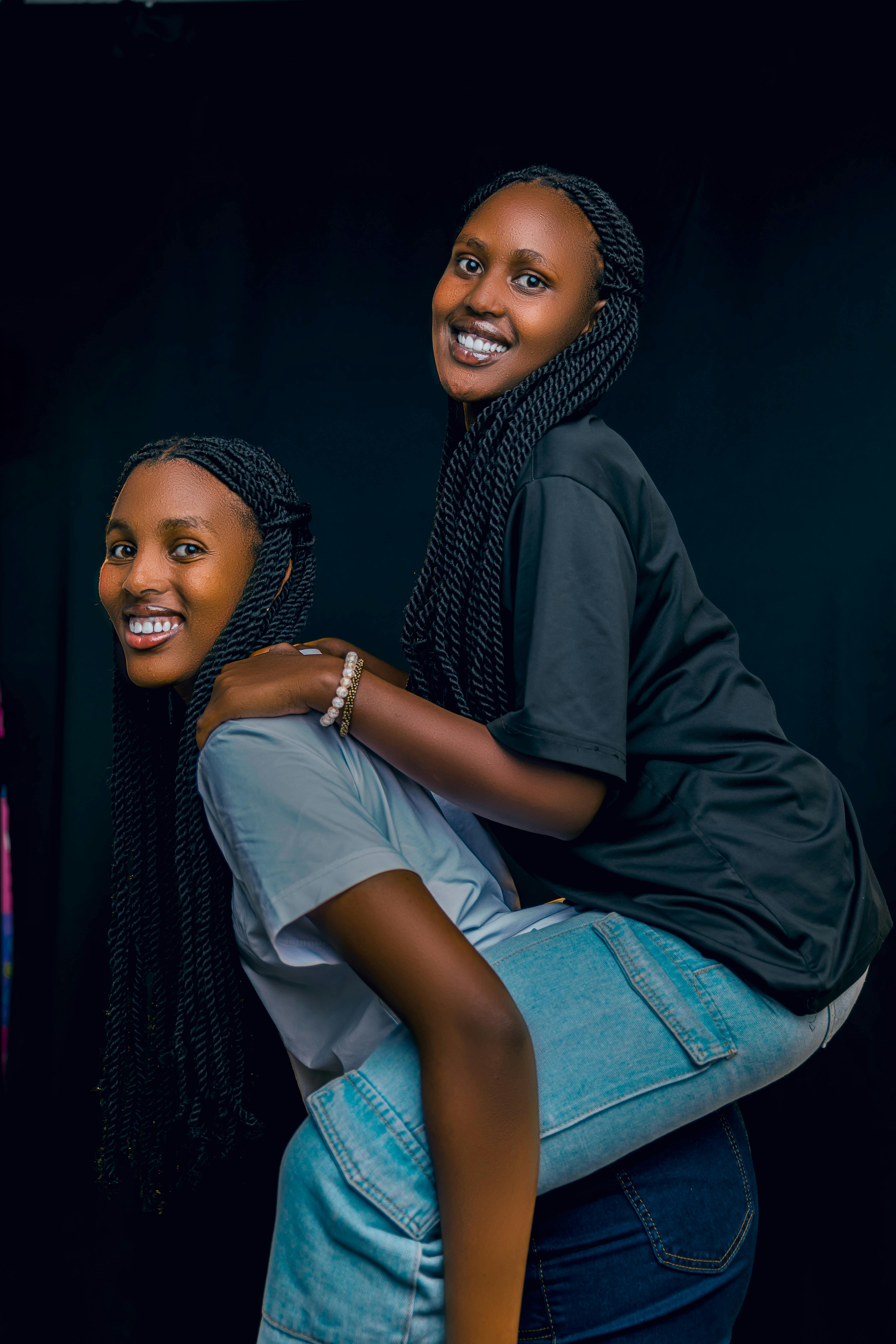 星辰高清影院专题推荐海报：悬疑推理氛围画面